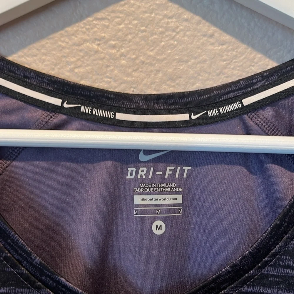 Nike Running Women’s Miler Running Athletics T Shirt Size Medium